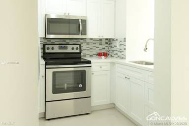 Main picture of 546 SW 1st St