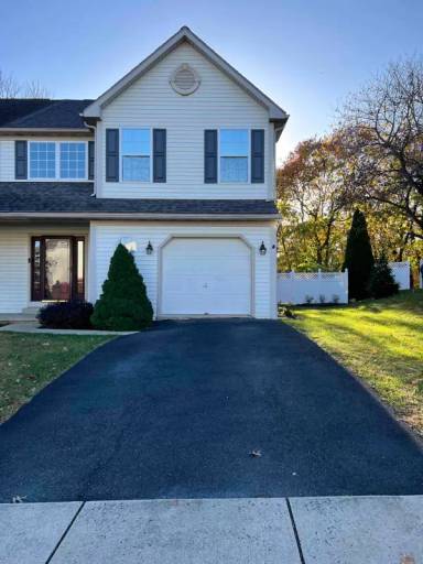 Main picture of 66 Michigan Dr