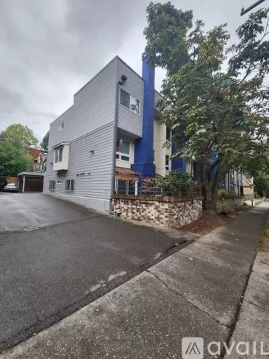 Main picture of 520 10th Ave E