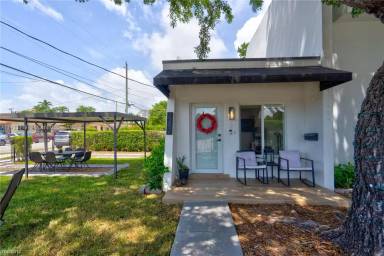 Main picture of 2390 SW 36th Ave