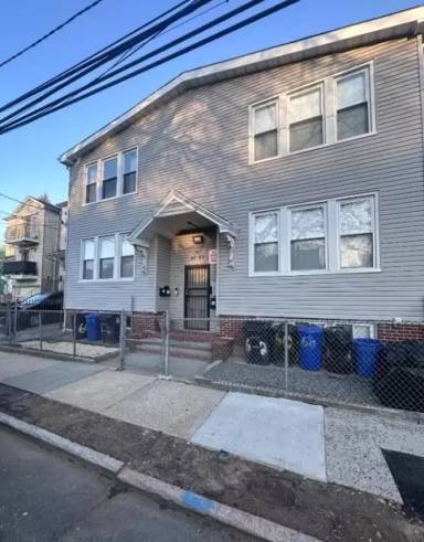 Main picture of 60 Telford St