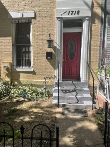 Main picture of 1718 5th St NW