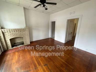 Main picture of 107 Caroline St