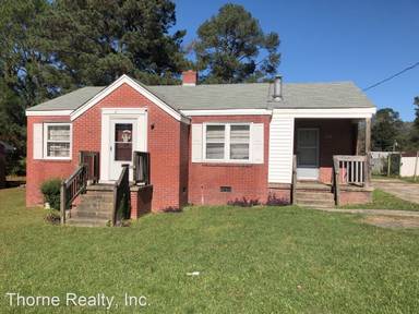 Main picture of 1104 S Cambridge Cir