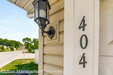 Main picture of 422 N Clayview Dr