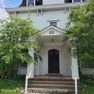 Main picture of 105 2nd St