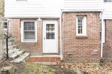 Main picture of 127 Nonantum St