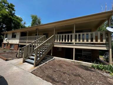 Main picture of 527 West St