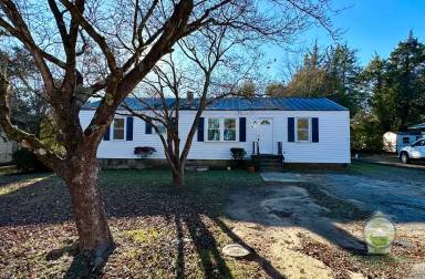 Main picture of 14 Echols Dr
