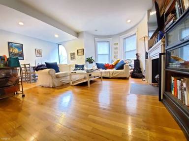 Main picture of 12 Blackwood St