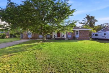 Main picture of 607 Oakwood Ave