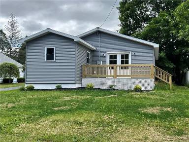 Main picture of 8 Secor St