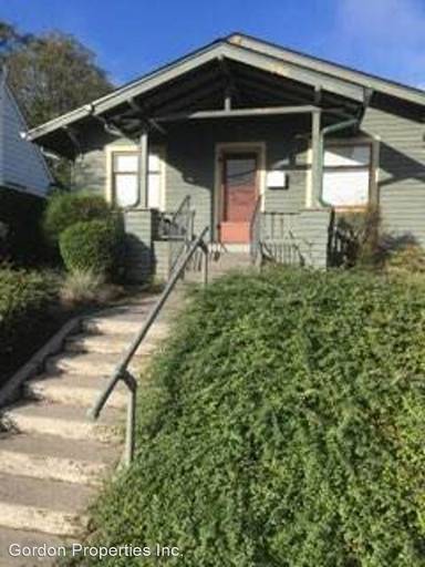 Main picture of 3815 SE 11th Ave