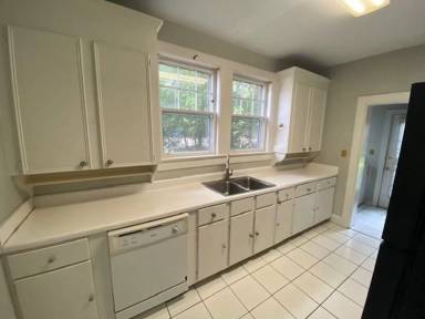 Main picture of 3204 Devereaux Rd