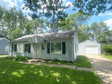 Main picture of 2921 N Village Dr