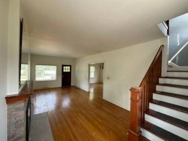 Main picture of 826 N Center St