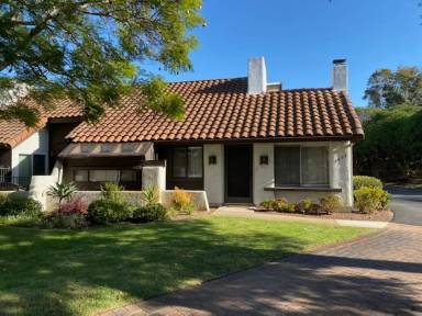 Main picture of 4694 Calle Reina