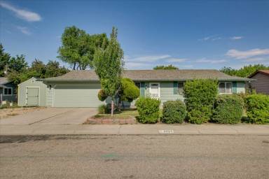 Main picture of 2924 S Holden Ave