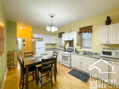 Main picture of 1552 N Honore St