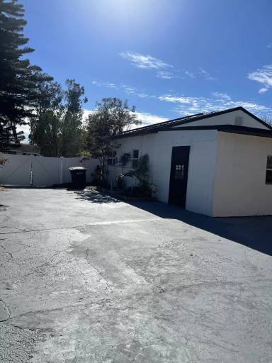 Main picture of 906 Beckett St