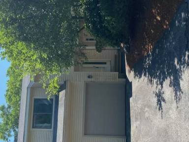 Main picture of 71 Samuel Dr