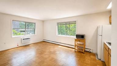 Main picture of 4465 MacArthur Blvd NW