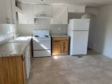 Main picture of 114 W 1st St