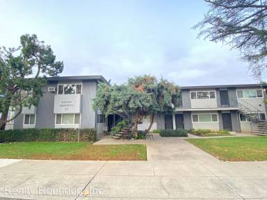 Main picture of 223 S Pleasant Ave