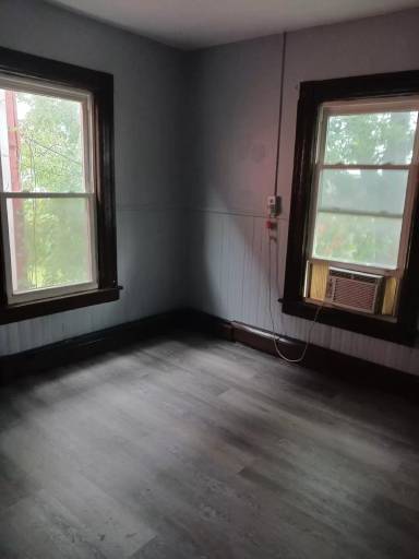 Main picture of 714 Main St