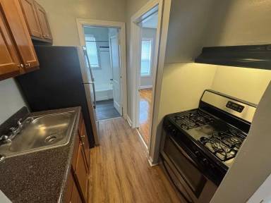 Main picture of 74 Webster St NE