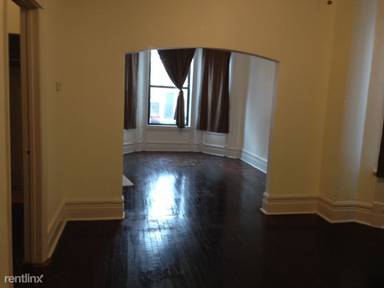 Main picture of 1924 W 34th Pl