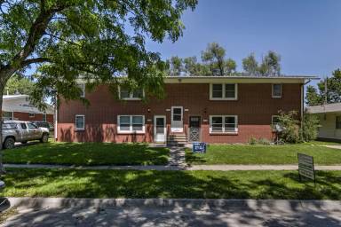 Main picture of 5316 5318 5320 5322 Ervin St