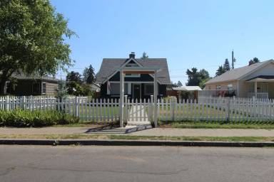 Main picture of 4918 N Madison St