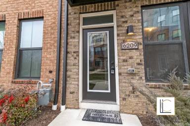 Main picture of 6209 Chronicle St