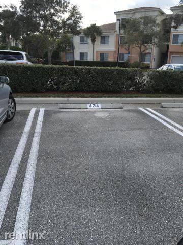 Main picture of 1306 Myrtlewood Cir E