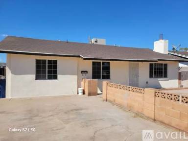 Main picture of 2018 E Lemon St