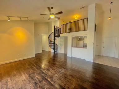 Main picture of 102 Vista Verdi Cir