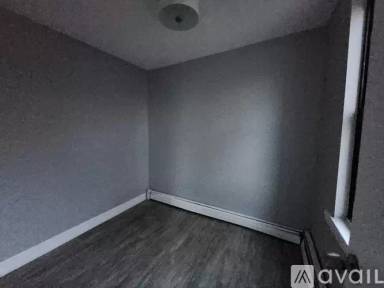 Main picture of 140 S Clark St