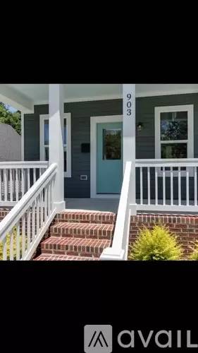 Main picture of 903 E Hargett St