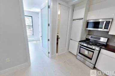 Main picture of 198 Stanton St