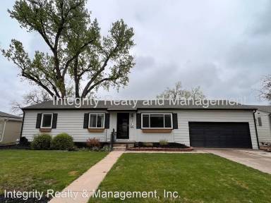Main picture of 3015 S Jasmine St