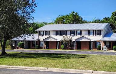 Main picture of 108 Brooks Blvd