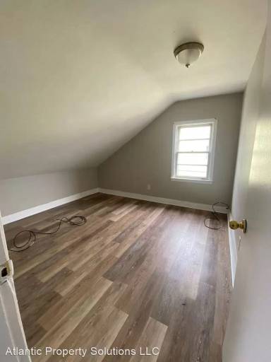 Main picture of 300 Division St