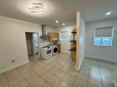 Main picture of 1021 NW 3rd St