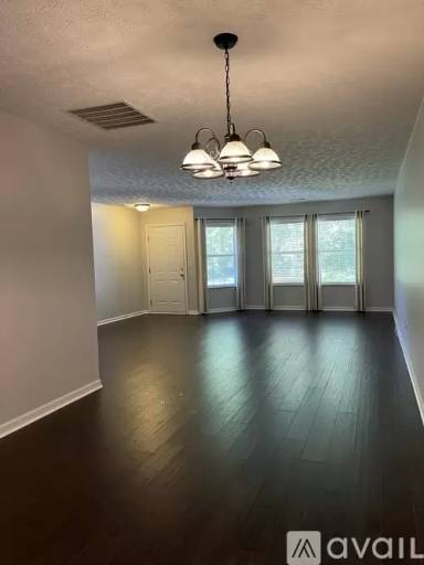 Main picture of 302 Rose Hill Ln