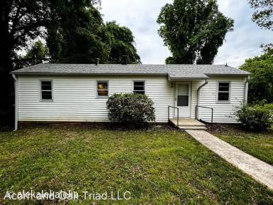 Main picture of 302 Adams St