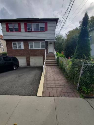 Main picture of 626 Thomas St