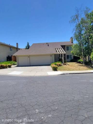 Main picture of 1362 Golden Leaf Way