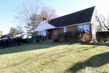 Main picture of 12 Jerry Ln