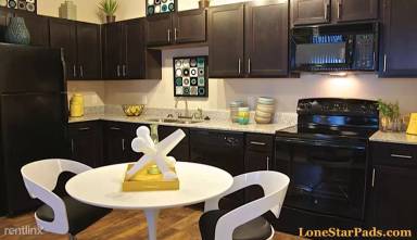 Main picture of Lakewood Apartments